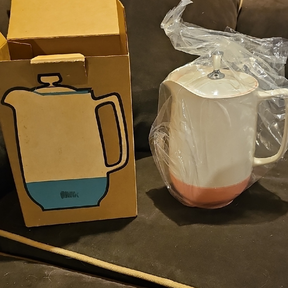 NWT RETRO Vacron Ware Pink White Pitcher 60s Server Carafe Vintage Home Decor